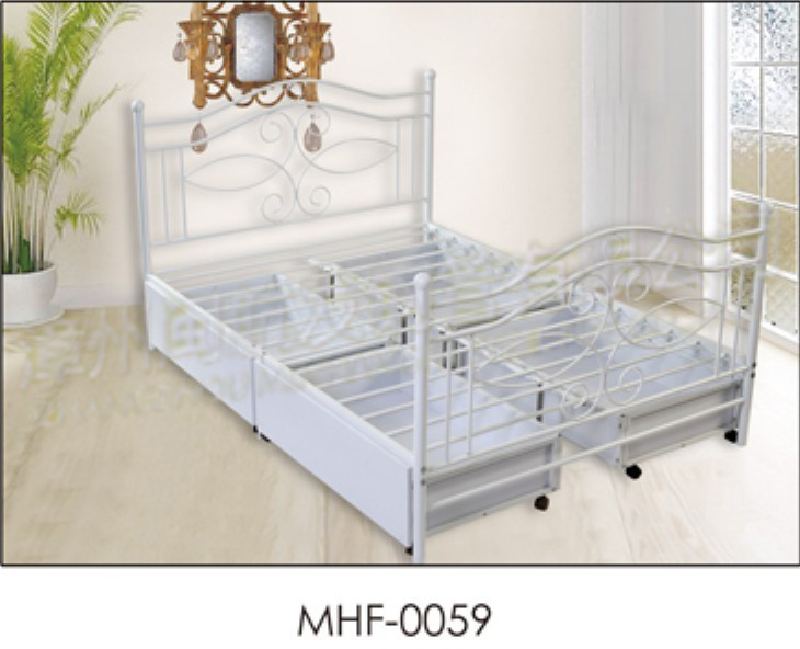 Metal double bed钢铁制双人床