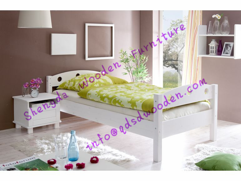 Modern European Style Pine Wooden Sofa Bed