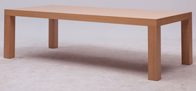 方腿实木餐桌