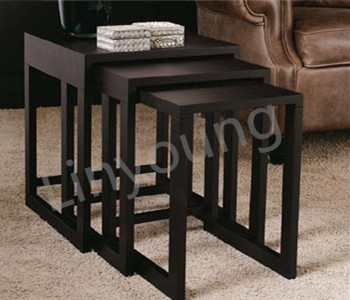 Nesting table