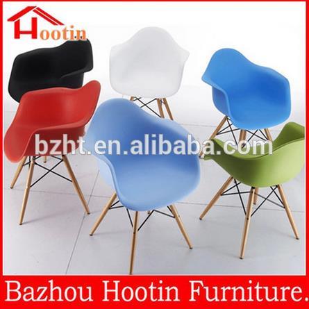 High quality 2015 wood legs and plastic Dining Wood Chair椅