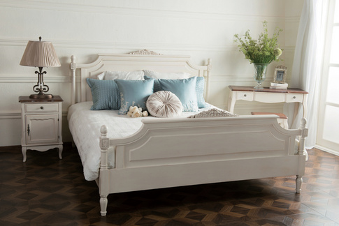 Simple European Style Hand-carved Double Bed