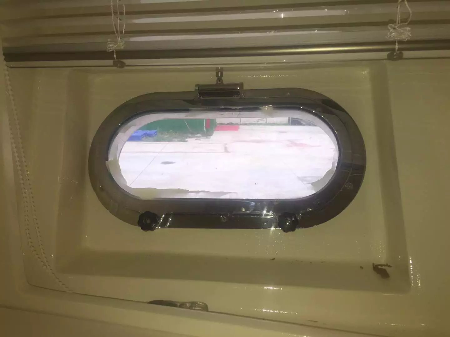 舷窗