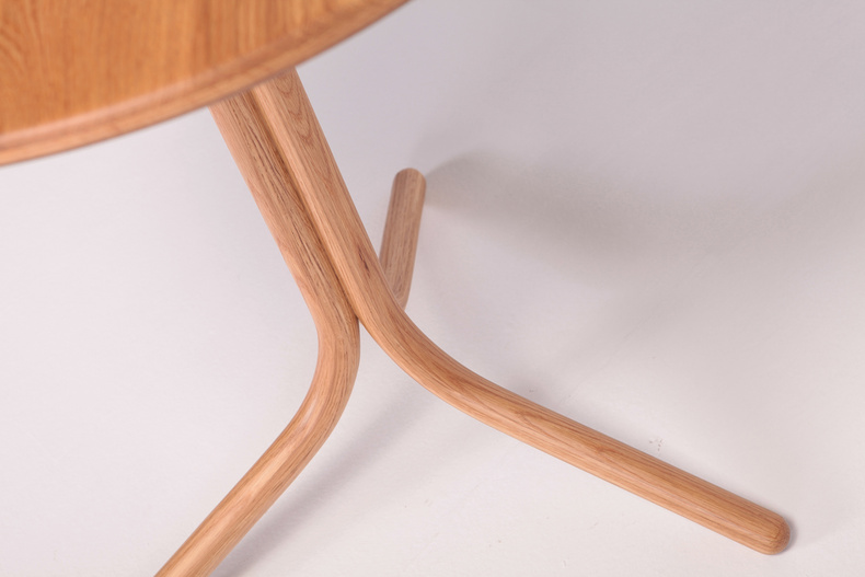 Piuma Round Cafe Table