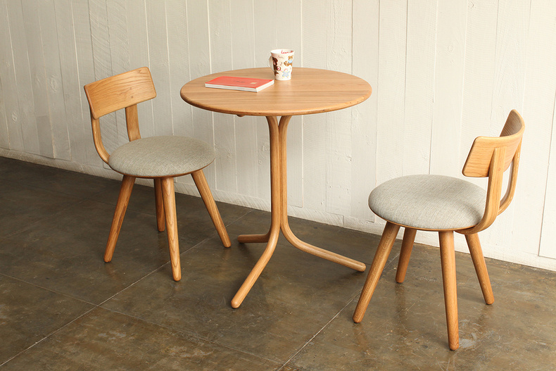 Piuma Round Cafe Table