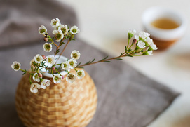 Small round flower vessel