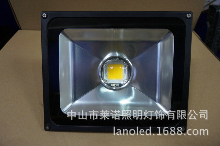 莱诺现代简约方形银灰色150W、200WLED感应投光灯