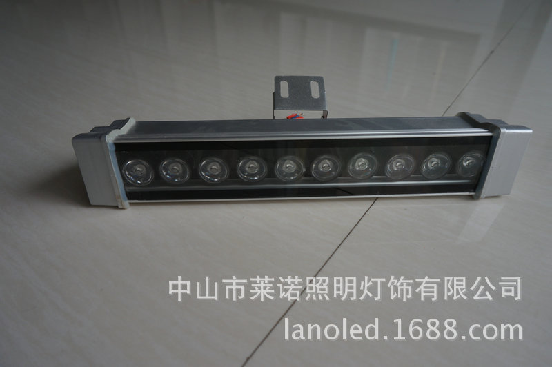  莱诺现代简约铝6WLED洗墙灯