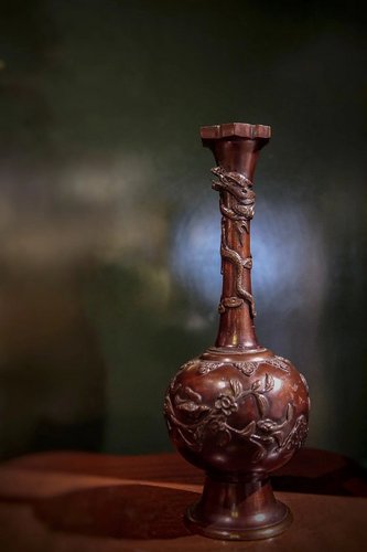上世纪日本青铜花鸟祥龙浮雕长颈花瓶