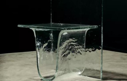 Nendo 又出新作：这次是一系列铸造玻璃椅