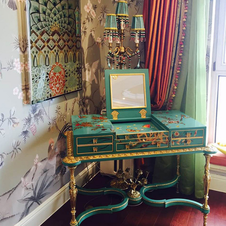 Antique re-engraved lacquered pusec dressing table