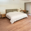 北欧实木床现代简约1.5米1.8米主卧室双人软靠背实木婚床
