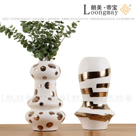 Ornaments flower vessel irregular spots