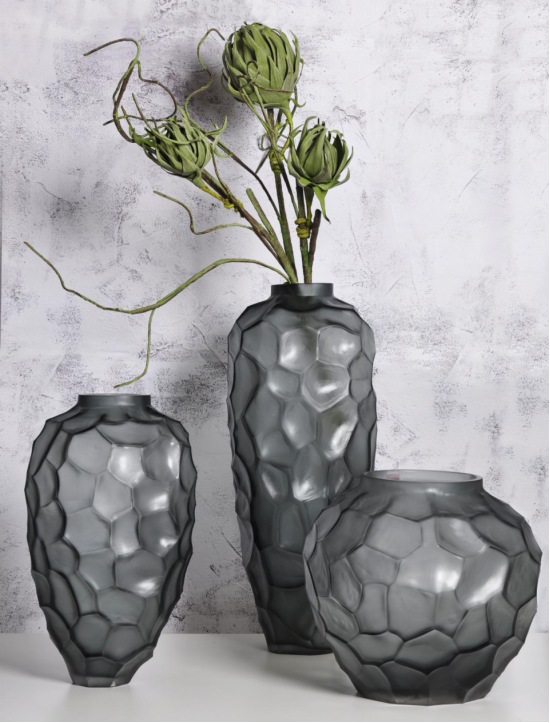 Surging-Concave Vase
