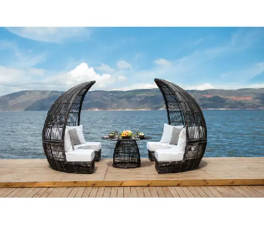 Bamboo daybed deals outdoor