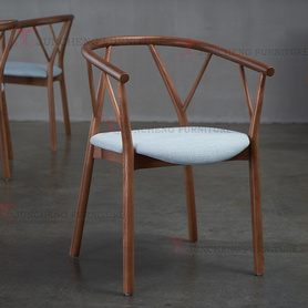 新款上市北欧实木时尚椅 简约创意餐椅 时尚靠背椅实木Y形办公椅