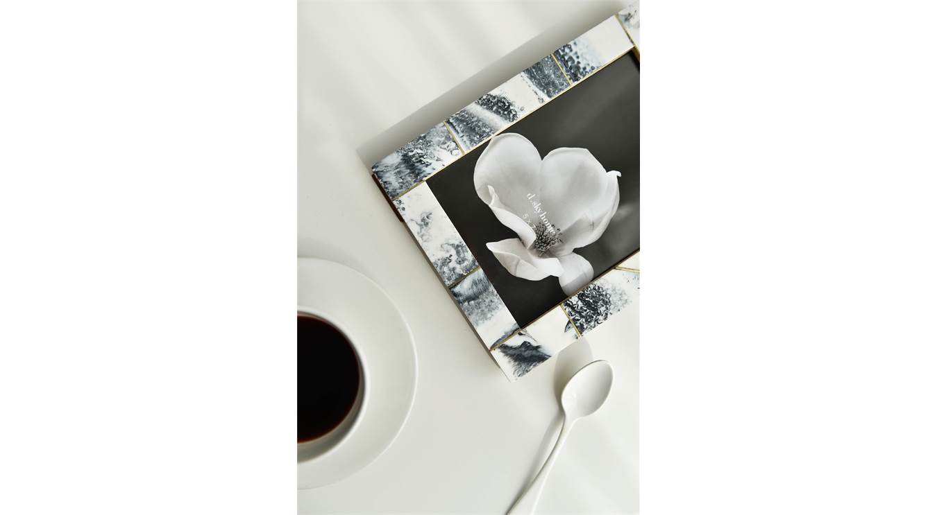 Resin inlaid copper strip photo frame decoration