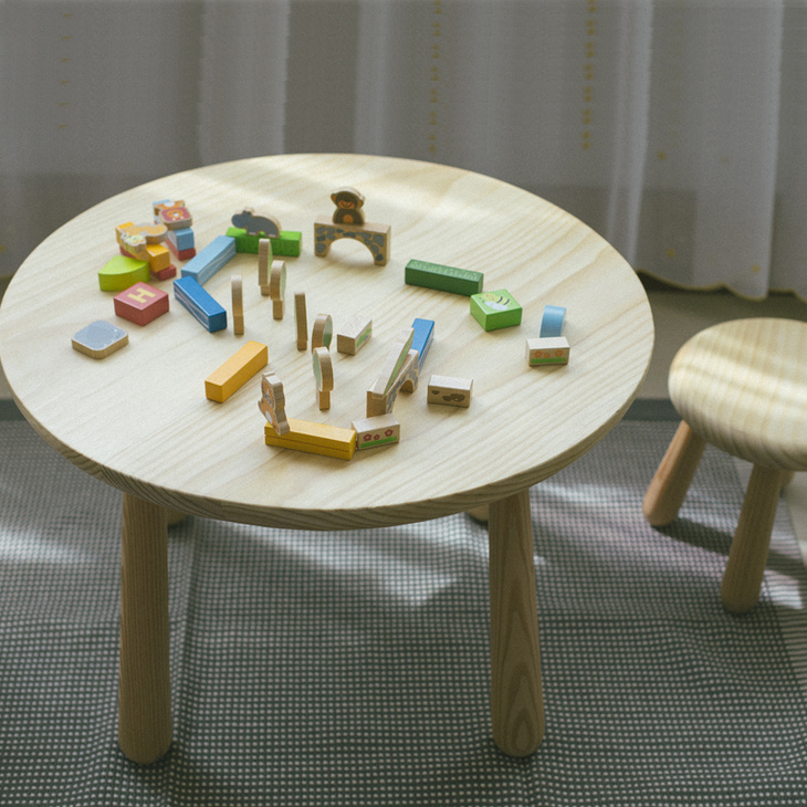实木儿童桌椅套装小圆桌宝宝幼儿园桌子凳子小孩游戏桌学习小桌子