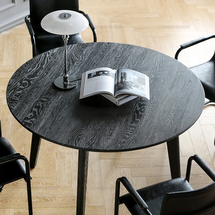 CORNER家具北欧式餐桌子家用圆桌轻奢风格实木圆形餐桌设计师家具