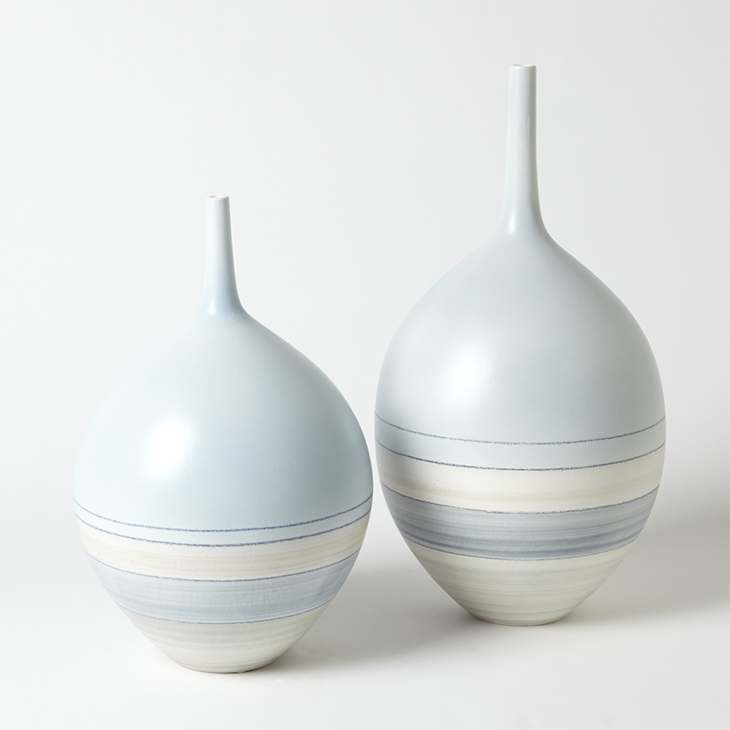 粉蓝色横纹陶瓷花瓶 Horizontal Striation Vase-Pastel Blue