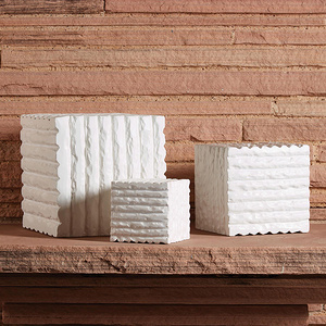 哑白色切割陶瓷立方体 Carved Cube-Matte White