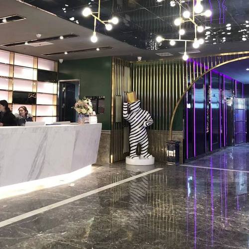 M11012 Floor Standing Ornaments