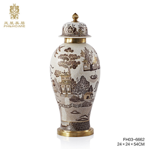 Urn with lid