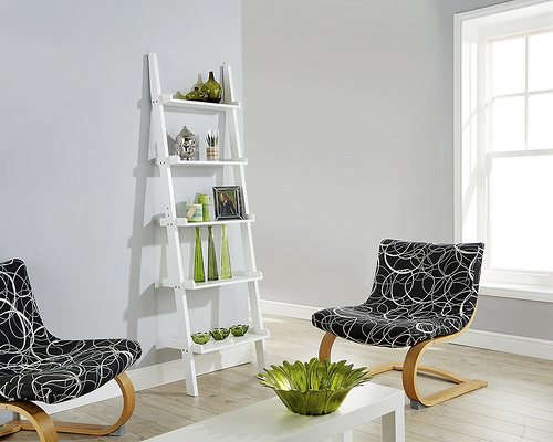 Trapezoidal bookshelf