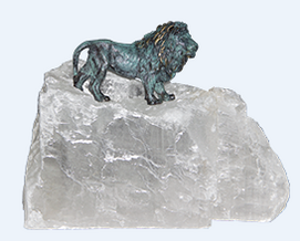 Natural crystal copper lion ornament