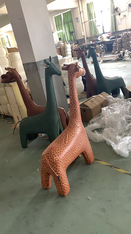 Leather giraffe pier animal seat