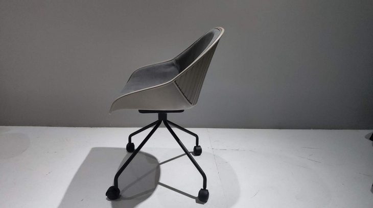 leshi原创设计办公室椅四爪旋转软包椅