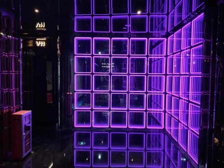 时尚叠色立体框架发光背景墙霓虹灯