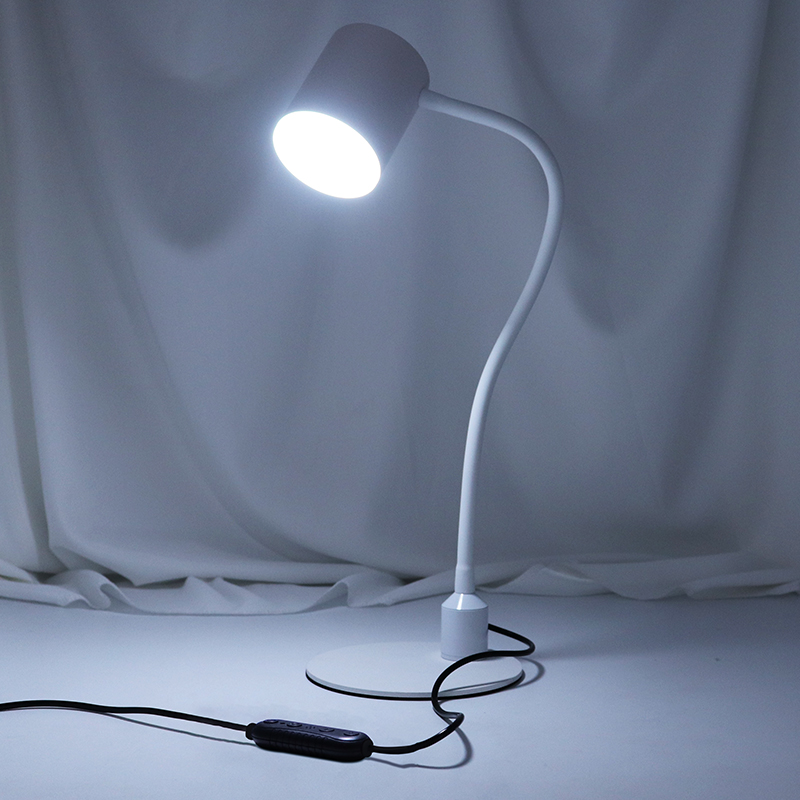 LED护眼筒头圆底智能语音台灯
