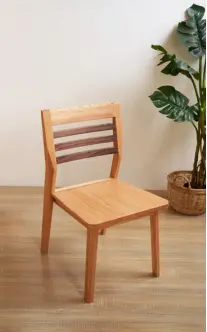 [below]Chair YZ3