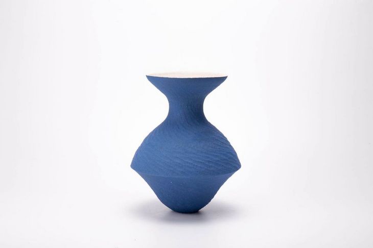 蓝色花器