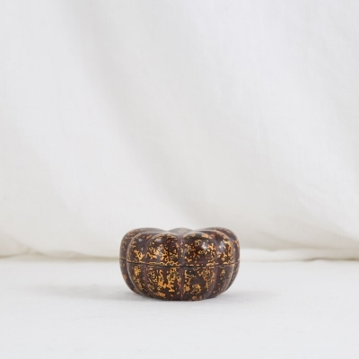 十境otlife新中式创意陶瓷花器月亮罐石狮子烛台铜桃首饰盒摆件