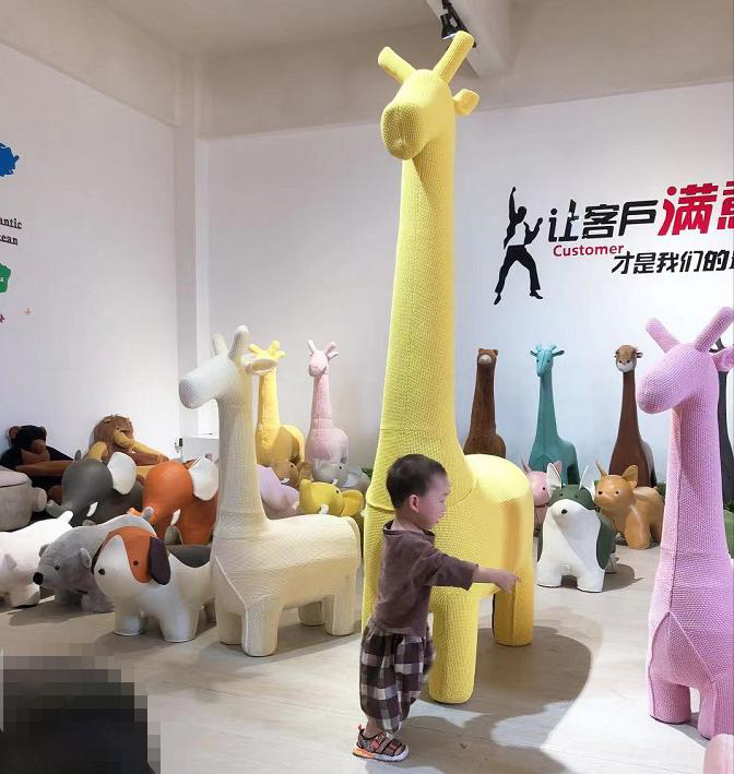 現(xiàn)代實(shí)木創(chuàng)意動物卡通收納換鞋凳