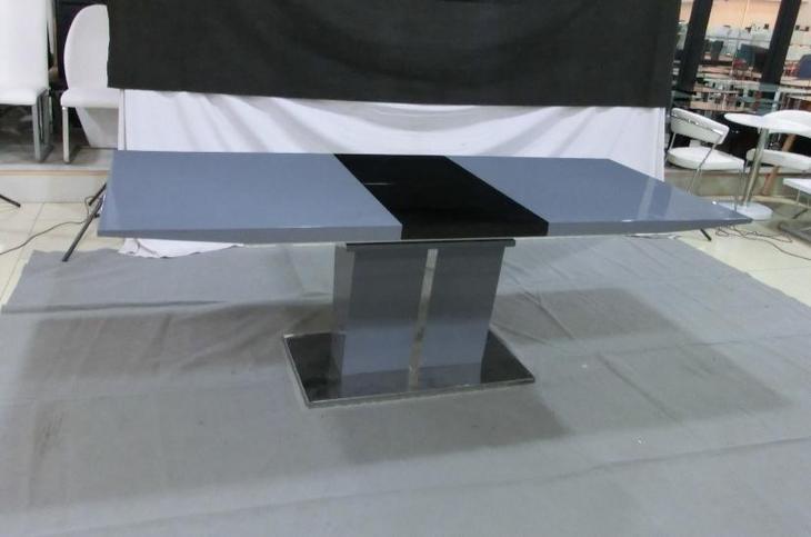 现代设计板式可拉伸餐桌