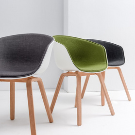 化妆椅子北欧简约家用书桌椅休闲软包靠背创意时尚设计师实木餐椅