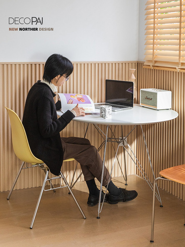 白色简约圆餐桌现代创意家庭北欧风格铁艺家用吃饭小户型圆形餐桌