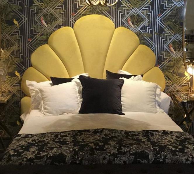 现代流行的墙壁风格木制框架豪华天鹅绒织物床头板