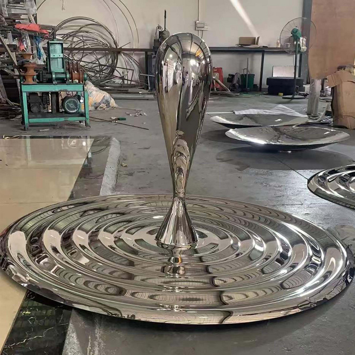镜面不锈钢水滴水盘雕塑