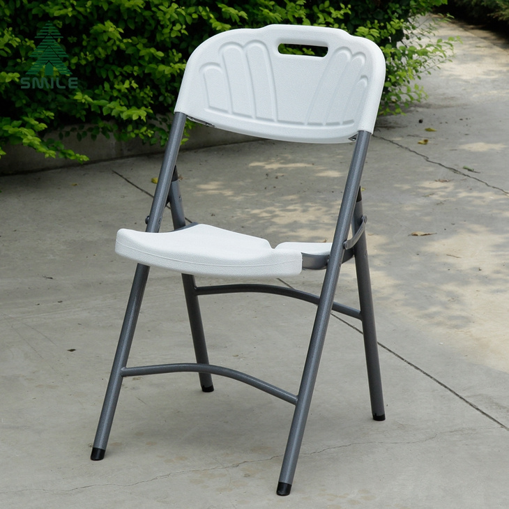 热卖塑料材料露营椅批发定制会议椅户外折叠椅