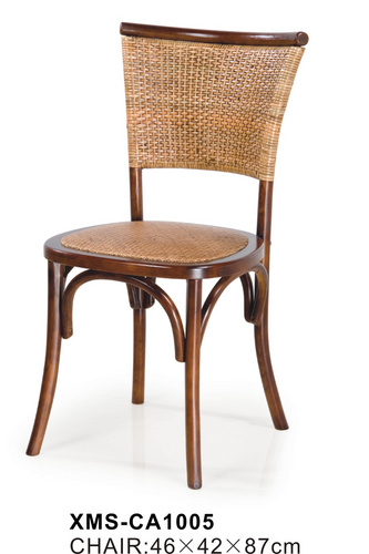 WOODEN CHAIR
