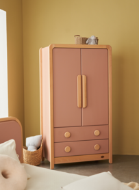 可爱木质粉红儿童衣柜