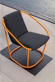 亮橙线条休闲椅