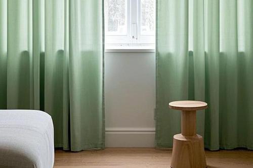 What type of spring curtains are in style now