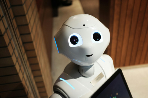 Ainos AI 鼻成功植入ugo人形机器人，机器拥有“嗅觉”