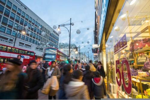 UK Furniture Industry Sees Surge in Export Revenue Despite Output Dip in March