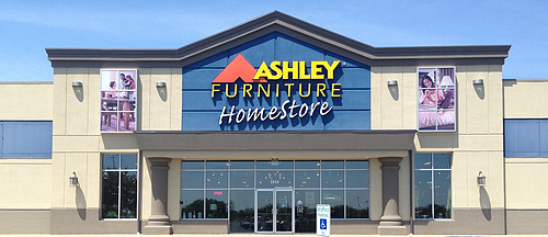 Ashley CEO Warns of AI Disruption, Advises Against Tariff Hoarding, Urges Focus on Fundamentals